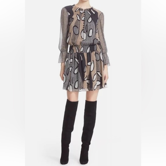 Diane von Furstenberg Kelley 100% Silk Dress — Style D950201O16, Size 8 - Picture 1 of 12